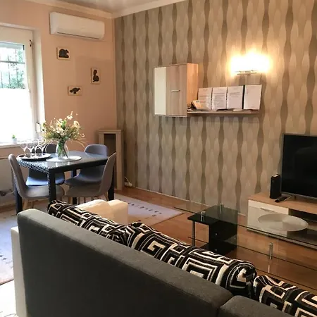 Apartment Romantic-downtown-free Parking *