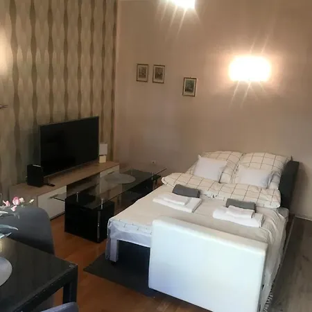 Apartment Romantic-downtown-free Parking *